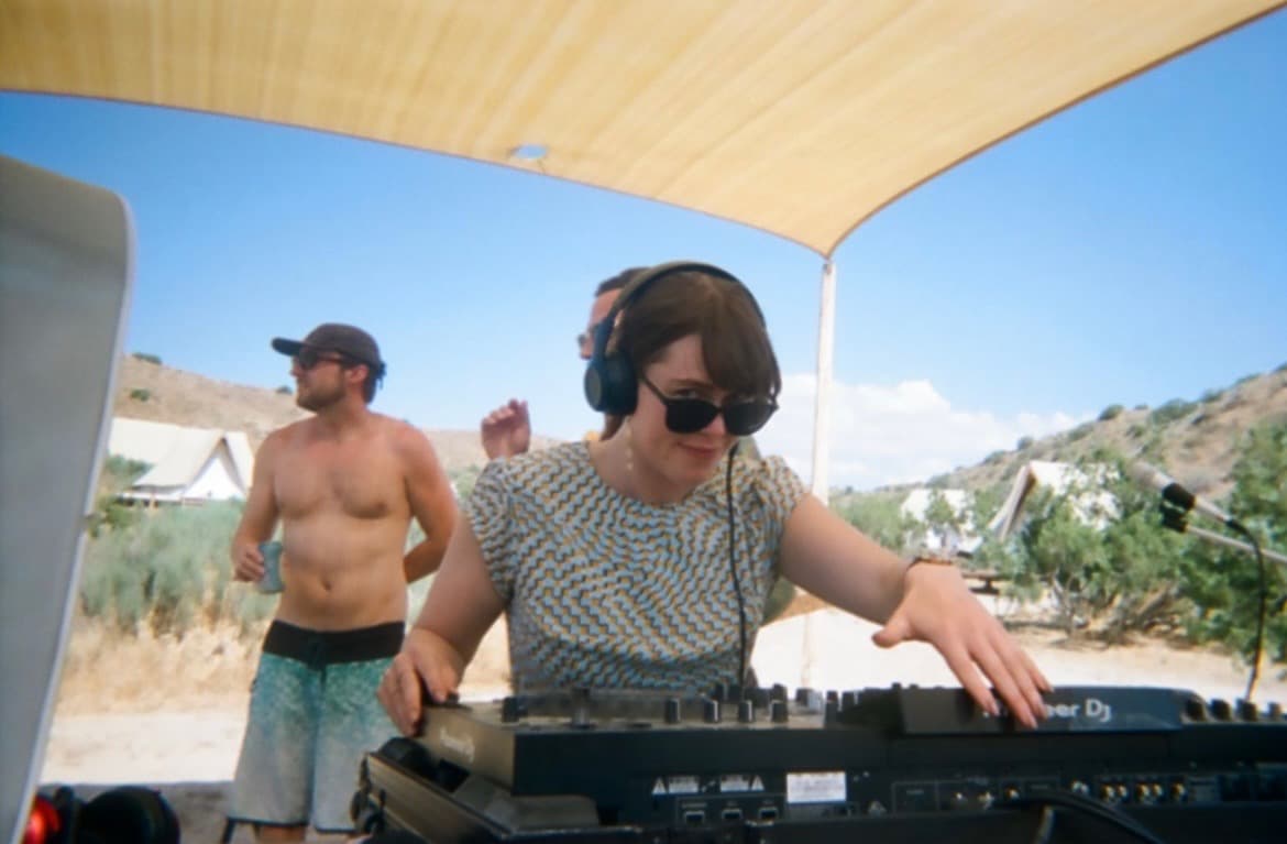 DJ